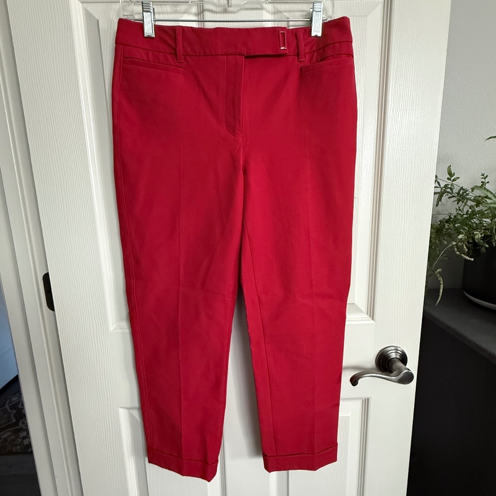 WHITE HOUSE BLACK MARKET  The Slim Crop pant